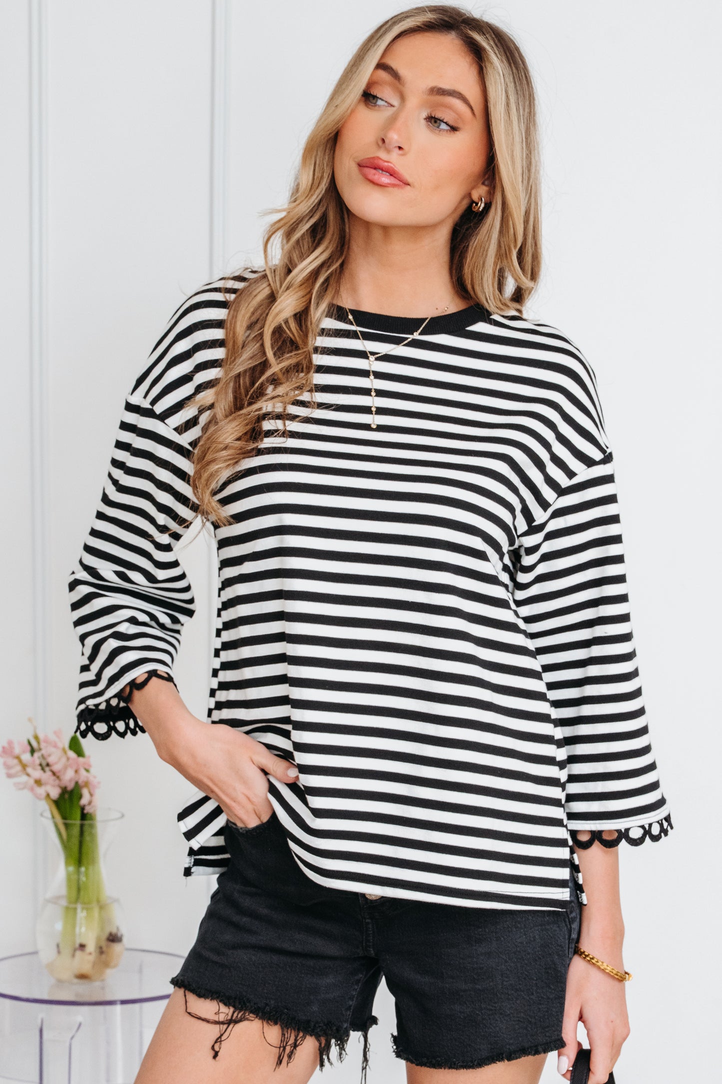 Black Striped Print Drop Shoulder Lace Trim Bracelet Sleeve Loose Top